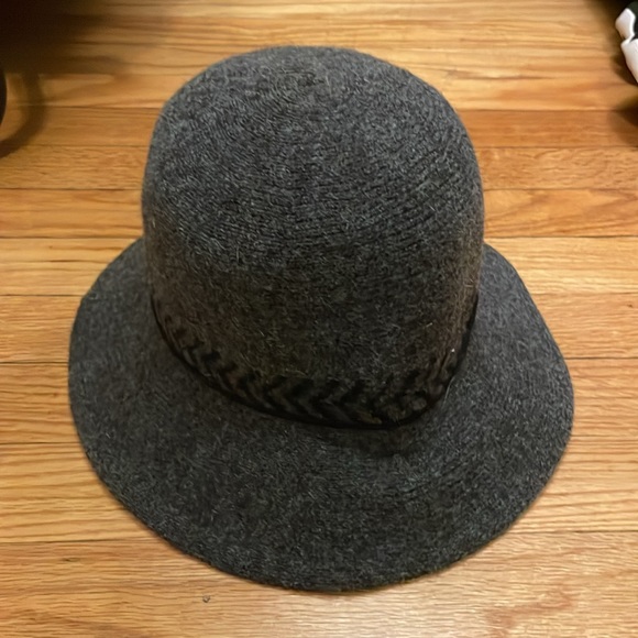 Stylish Wool Winter Hat - Picture 3 of 5